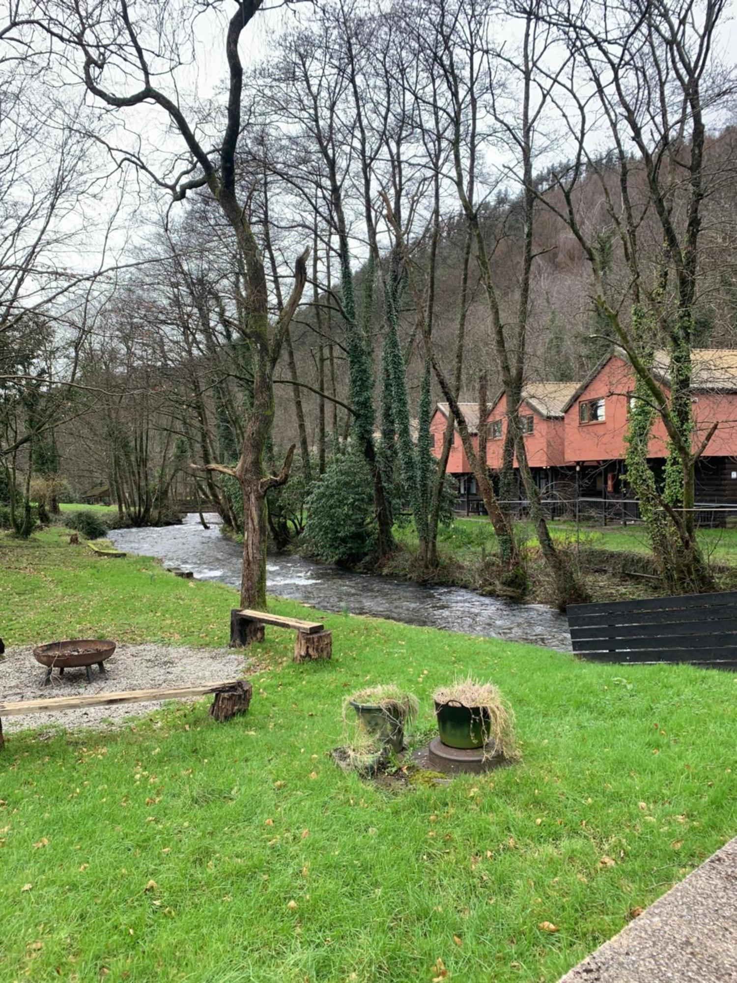 L And A Lodges Port Talbot Exterior foto